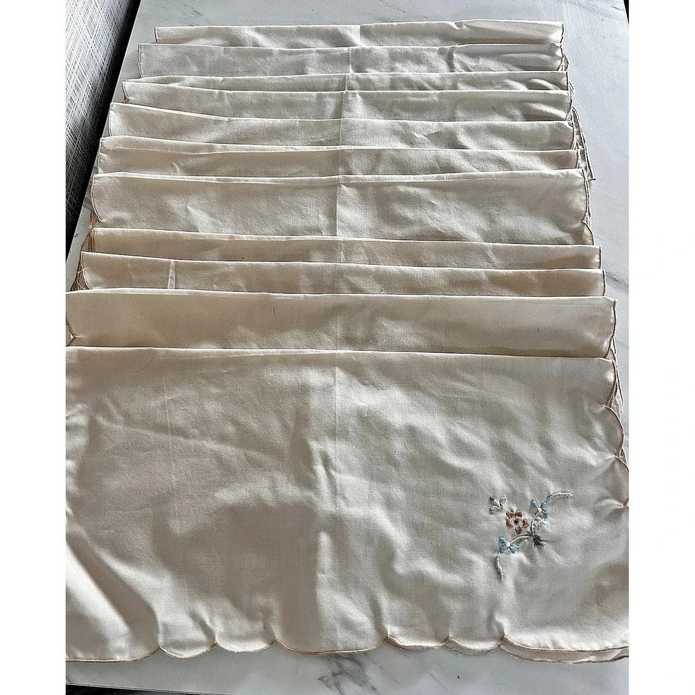 11 Embroidered Napkins Cream Cotton 16